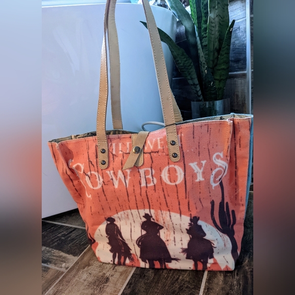 NWT Montana West Bag - Picture 2 of 5